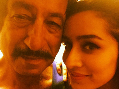 shraddha-kapoor-shakti-kapoor_640x480_61434430830 (1)